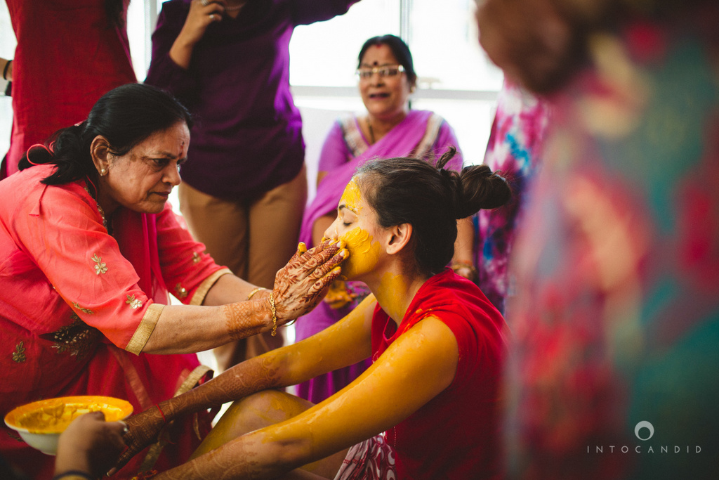 dubai-destination-wedding-into-candid-photography-haldi-pr-038.jpg