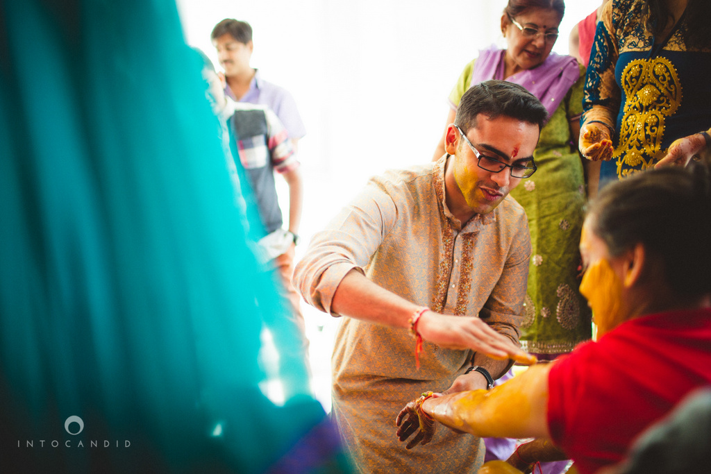 dubai-destination-wedding-into-candid-photography-haldi-pr-041.jpg