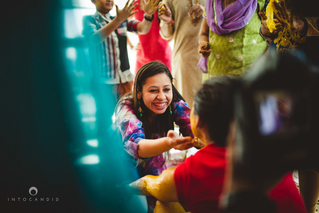 dubai-destination-wedding-into-candid-photography-haldi-pr-042.jpg