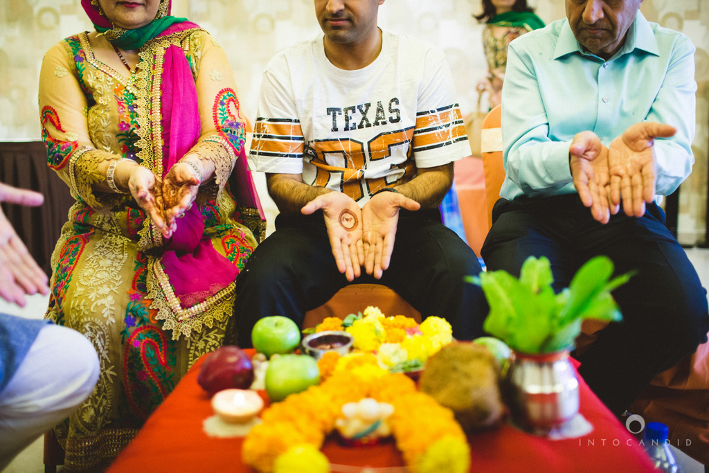 dubai-destination-wedding-into-candid-photography-haldi-pr-051.jpg