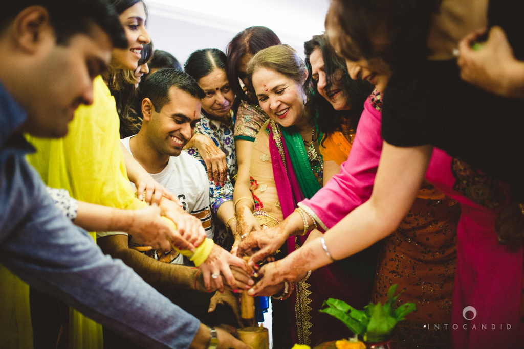 dubai-destination-wedding-into-candid-photography-haldi-pr-062.jpg