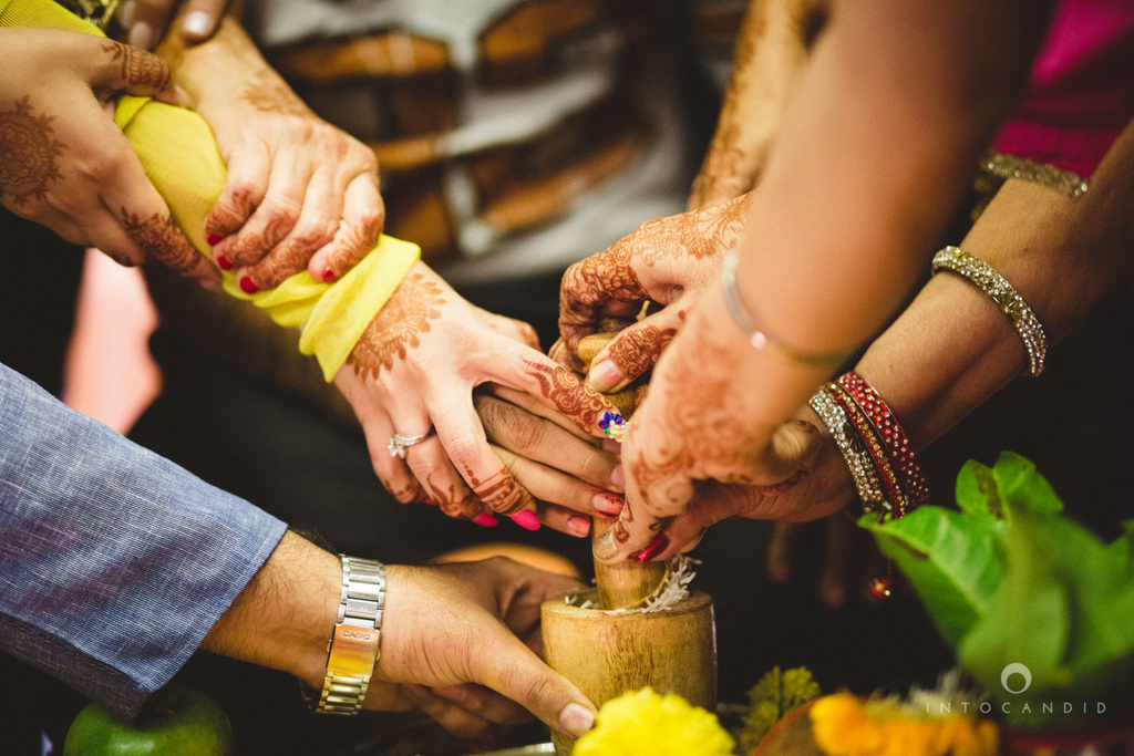 dubai-destination-wedding-into-candid-photography-haldi-pr-063.jpg