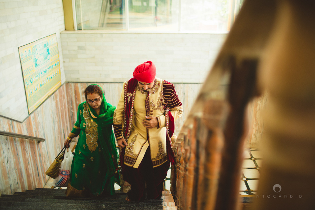 gurudwara-wedding-mumbai-photography-candid-jv-42.jpg