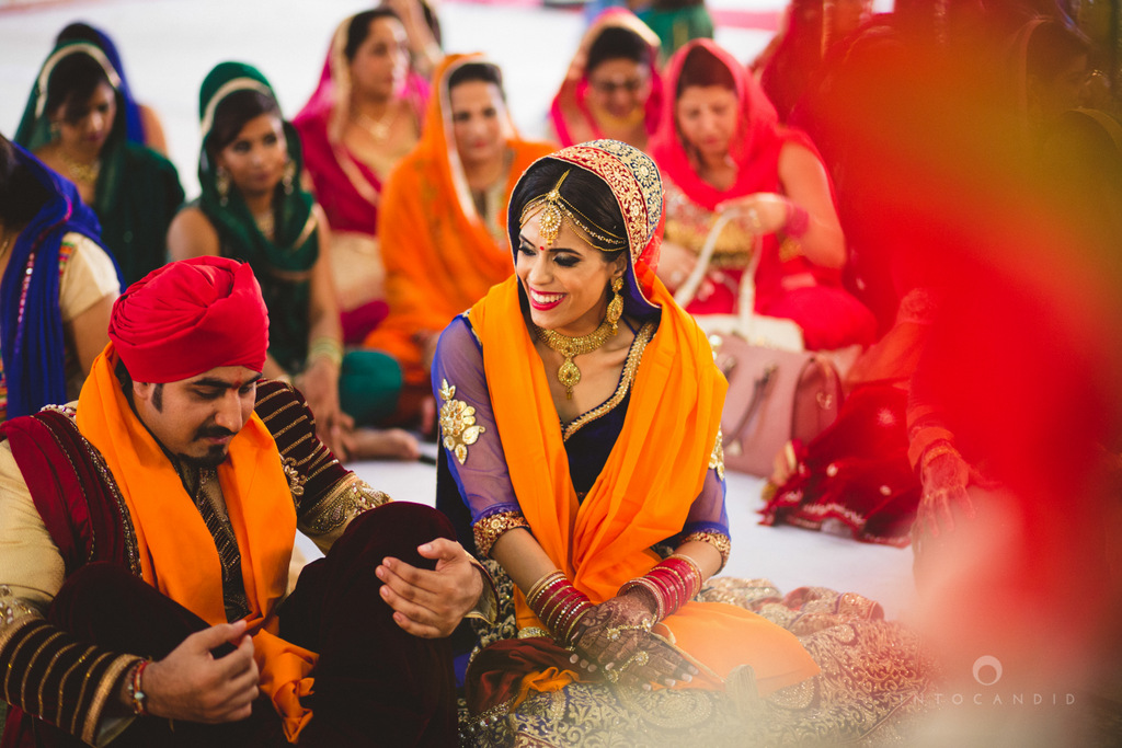 gurudwara-wedding-mumbai-photography-candid-jv-65.jpg