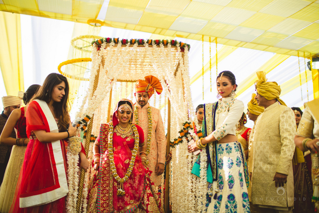 mumbai-gujarati-wedding-photographer-intocandid-photography-tg-051.jpg