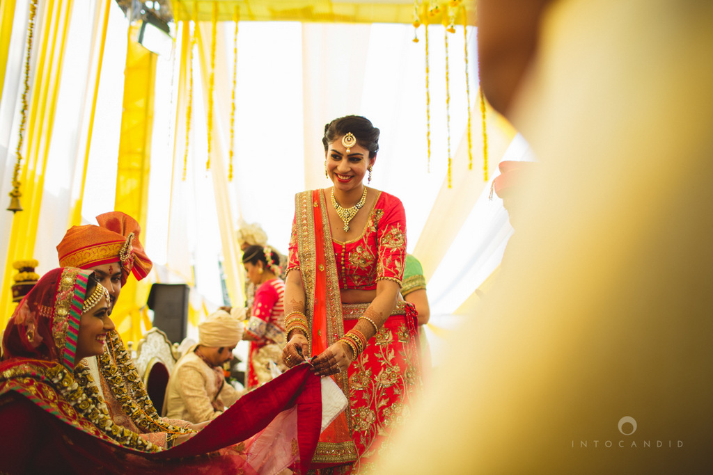 mumbai-gujarati-wedding-photographer-intocandid-photography-tg-057.jpg