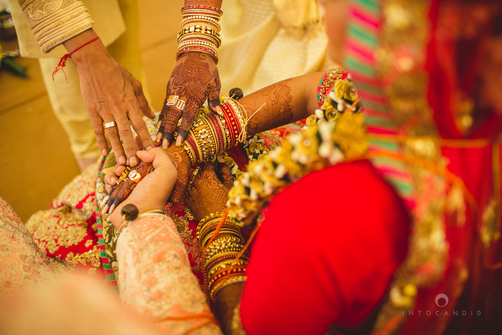 mumbai-gujarati-wedding-photographer-intocandid-photography-tg-067.jpg