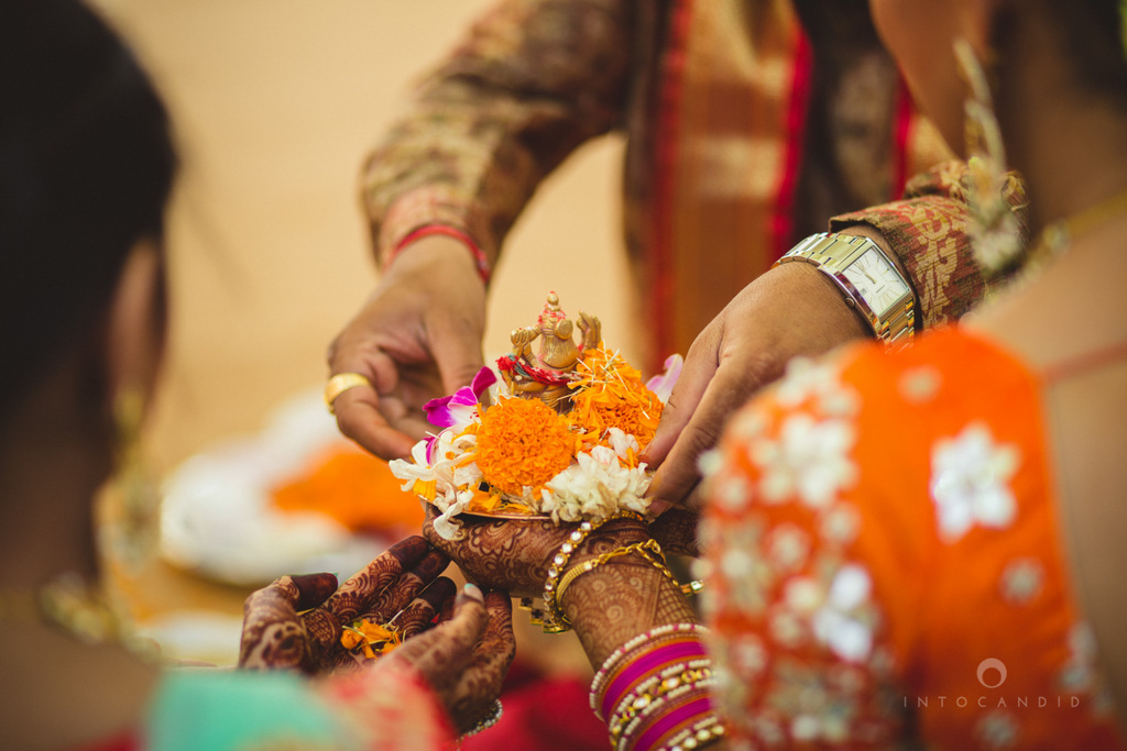 mumbai-gujarati-wedding-photographer-intocandid-photography-tg-074.jpg