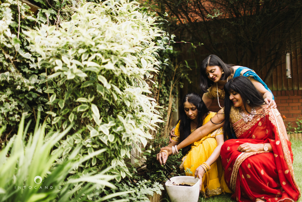 coventry-wedding-photography-wedding-destination-photographers-asian-wedding-hindu-intocandid-manasvi-ketan-photographer-12.jpg
