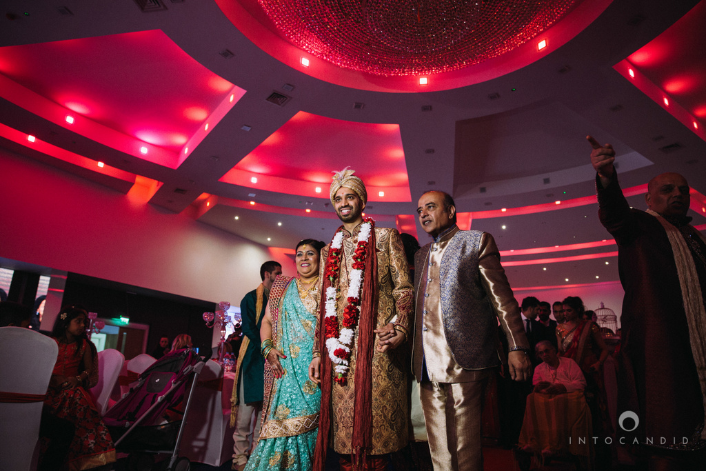 birmingham-wedding-photographer-uk-destination-wedding-photography-intocandid-ketan-manasvi-wedding-photographer-072.jpg