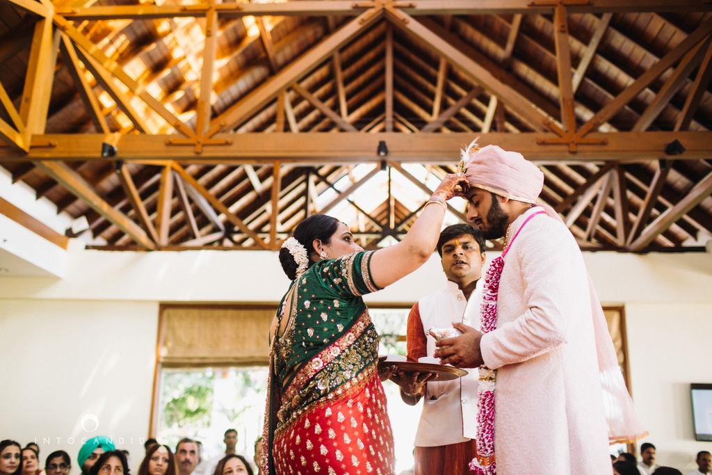 leela-kovalam-wedding-destination-indian-wedding-photography-intocandid-ra-38.jpg
