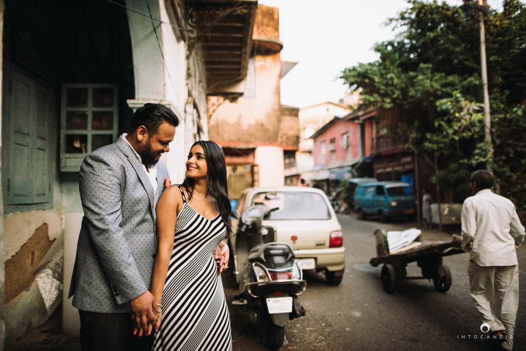 candid-wedding-photographer-mumbai-candid-wedding-photography-couple-shoot-prewedding-18.jpg