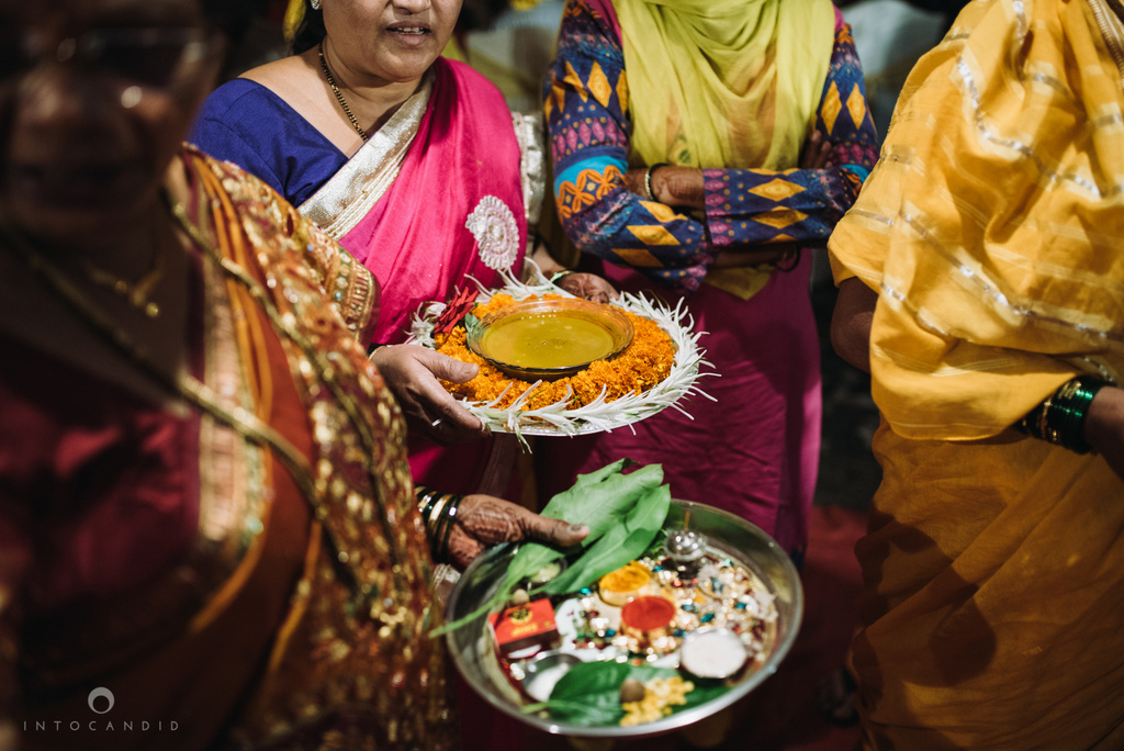 mumbai_marathi_wedding_photographer_intocandid_photography_ketan_manasvi_011.jpg