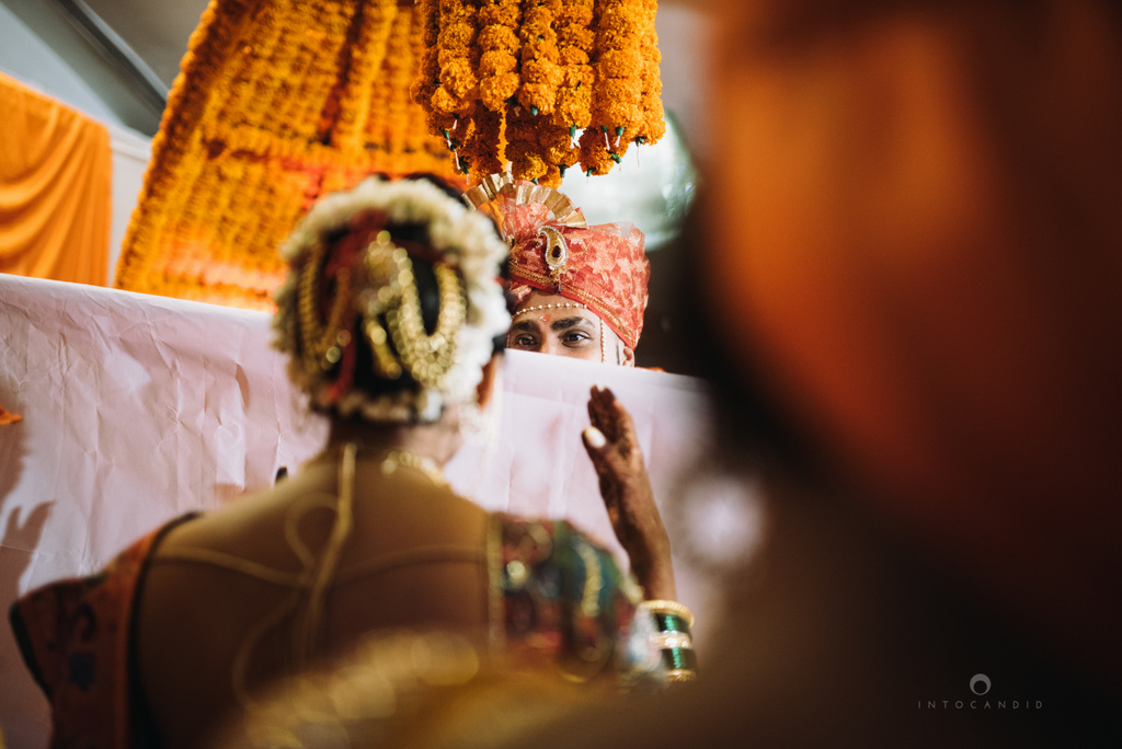 mumbai_marathi_wedding_photographer_intocandid_photography_ketan_manasvi_086.jpg