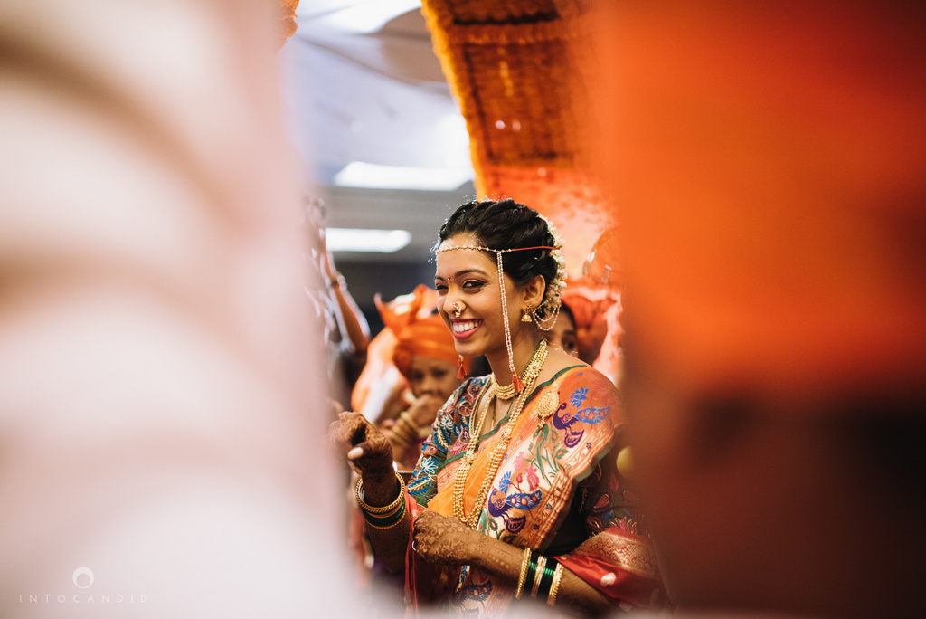 mumbai_marathi_wedding_photographer_intocandid_photography_ketan_manasvi_087.jpg