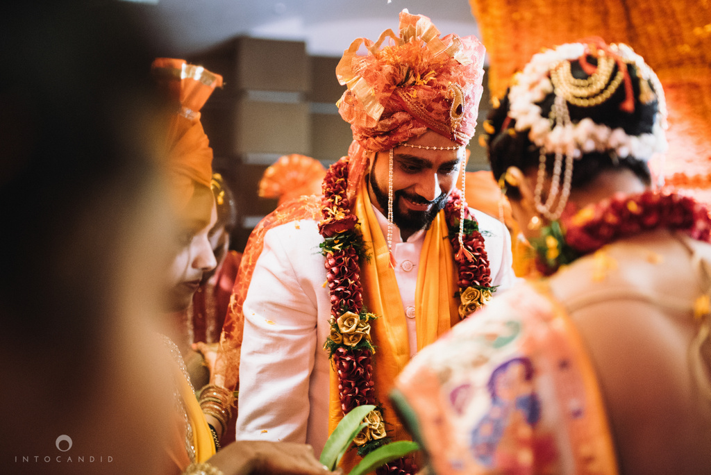 mumbai_marathi_wedding_photographer_intocandid_photography_ketan_manasvi_092.jpg