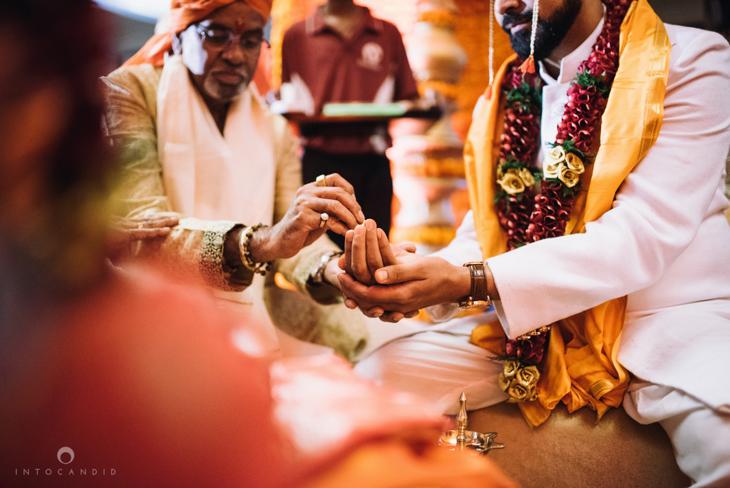 mumbai_marathi_wedding_photographer_intocandid_photography_ketan_manasvi_104.jpg