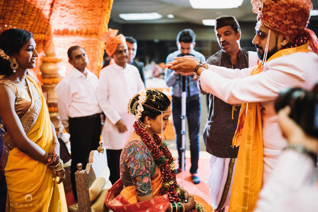 mumbai_marathi_wedding_photographer_intocandid_photography_ketan_manasvi_108.jpg