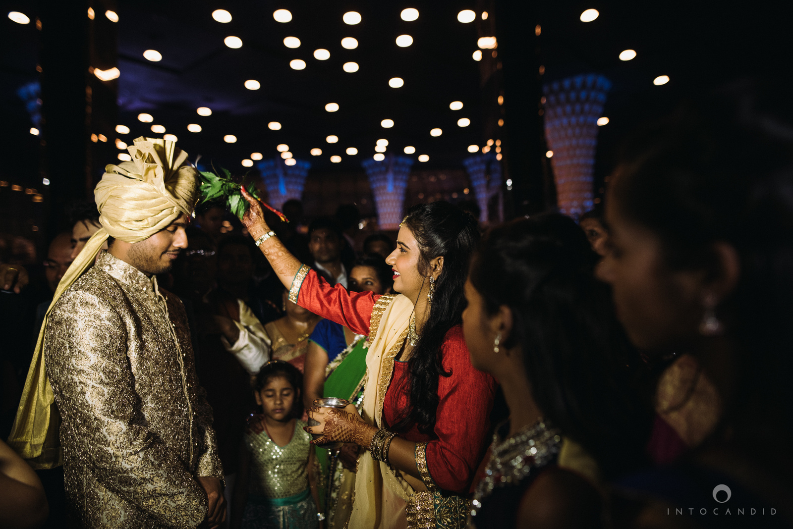 mumbai_wedding_photographer_intocandid_saharastar_ketan_manasvi_ts_018.jpg