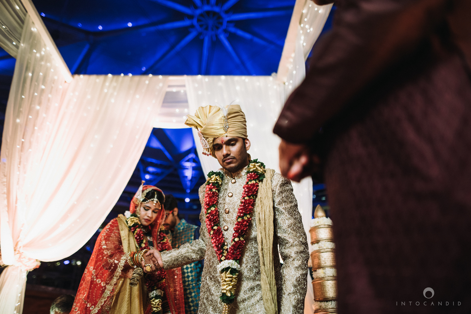 mumbai_wedding_photographer_intocandid_saharastar_ketan_manasvi_ts_027.jpg