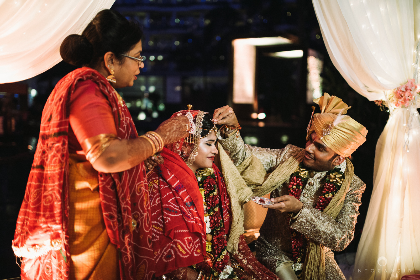 mumbai_wedding_photographer_intocandid_saharastar_ketan_manasvi_ts_031.jpg