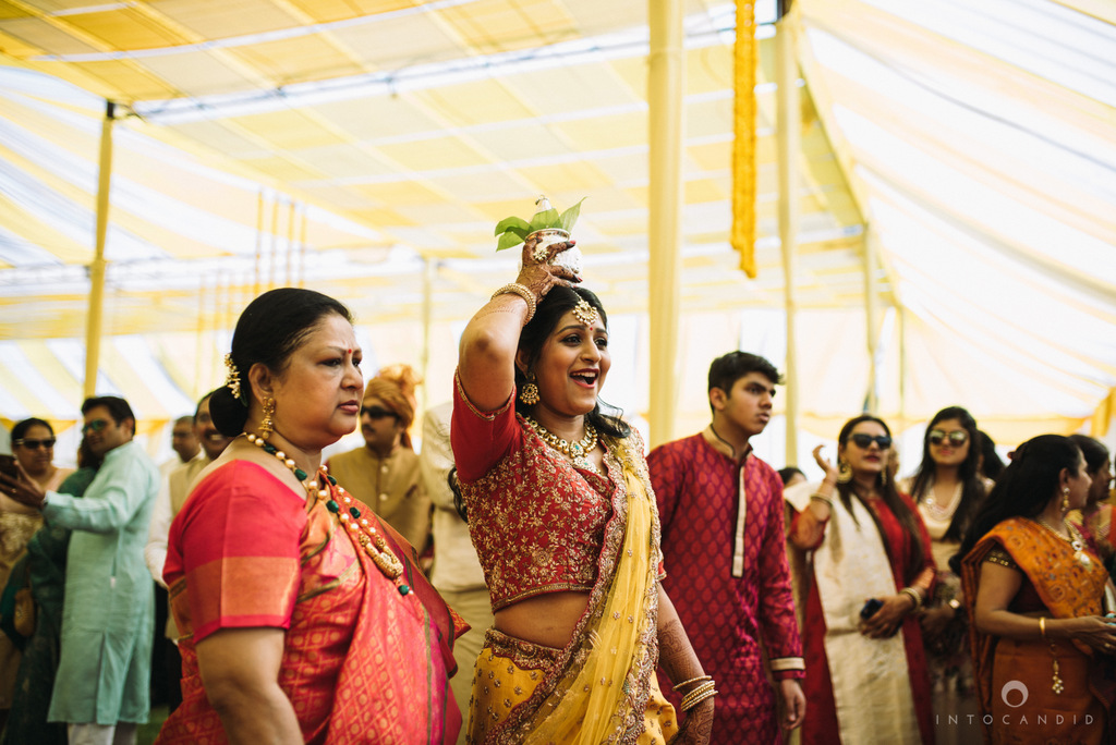 mumbai_candid_wedding_photographer_ketanmanasvi_intocandid_photography_40.jpg