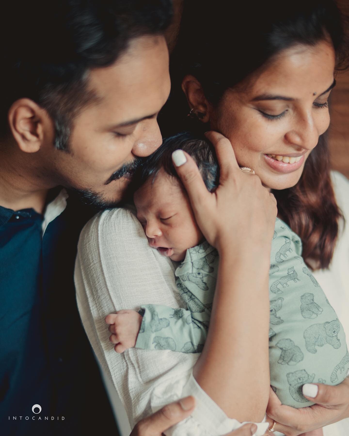 Baby Rayaan is heading to the blog soon!

www.intocandidphotography.com

#newbornfamilysession #lifestylenewbornphotography #familysession #newbornbaby #newbornphotography #mumbainewbornphotographer #newbornboy #lookslikefilm #athomenewbornsession