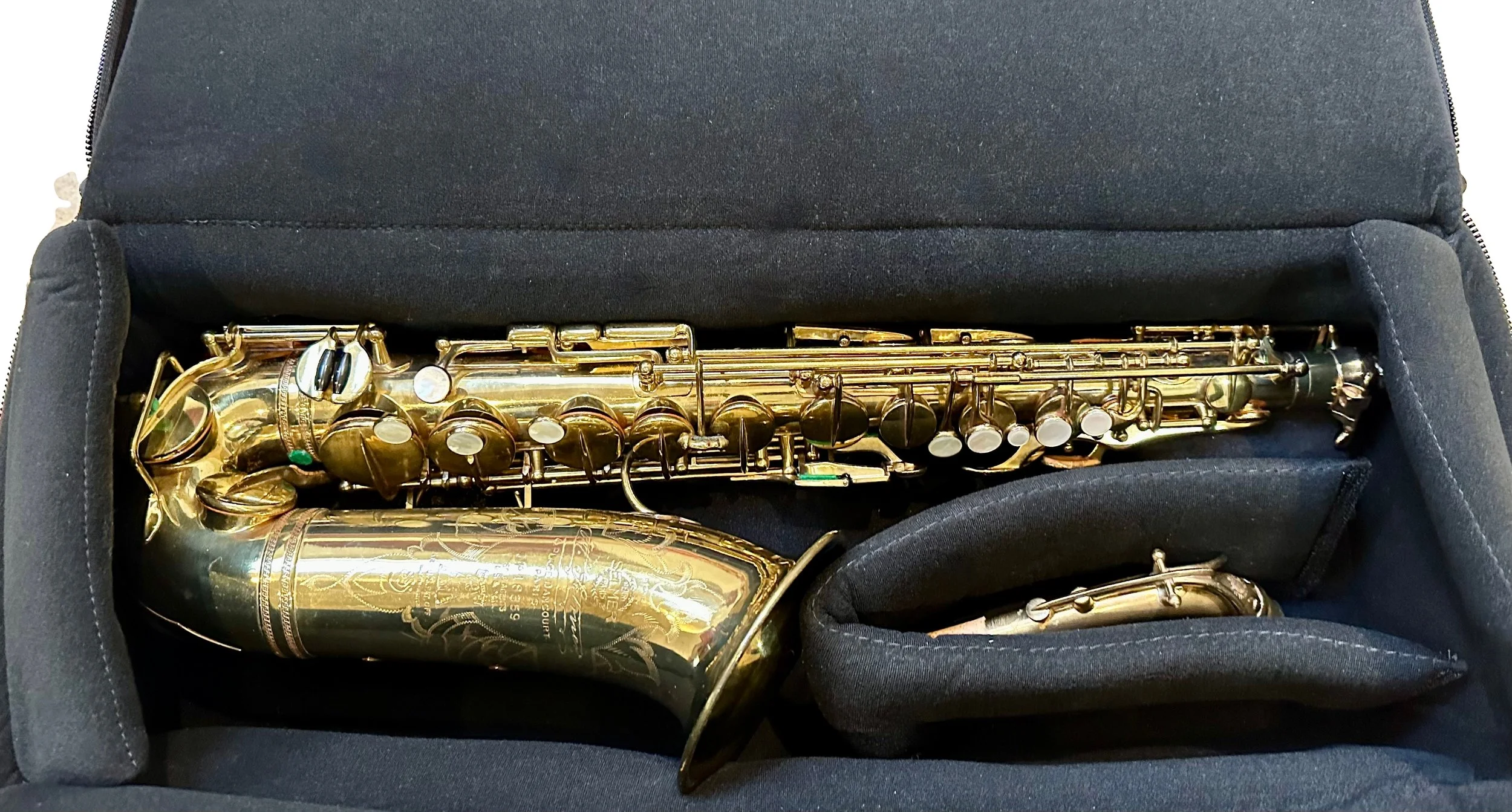 SaxophonesReed and Squeak cases