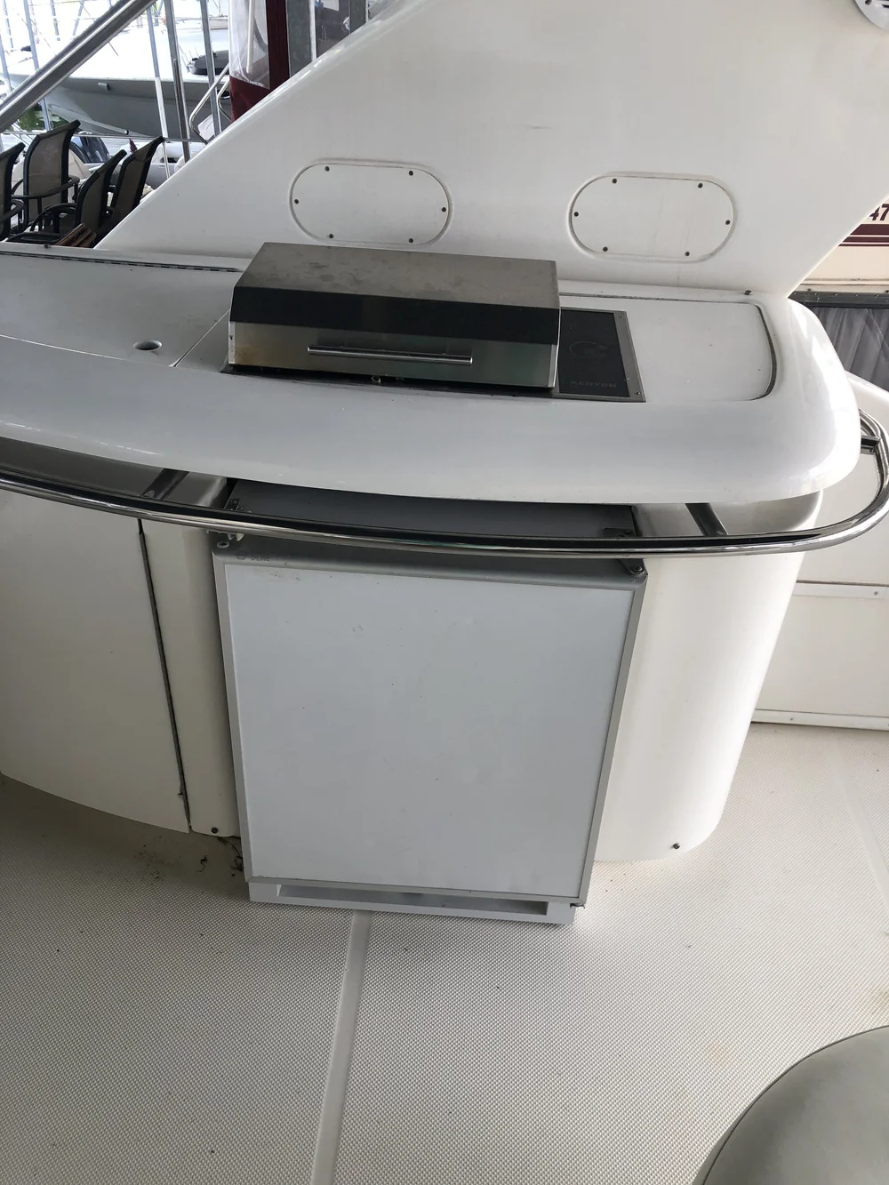 iDeal Yachts — Meridian 580 PH 2007 Specs