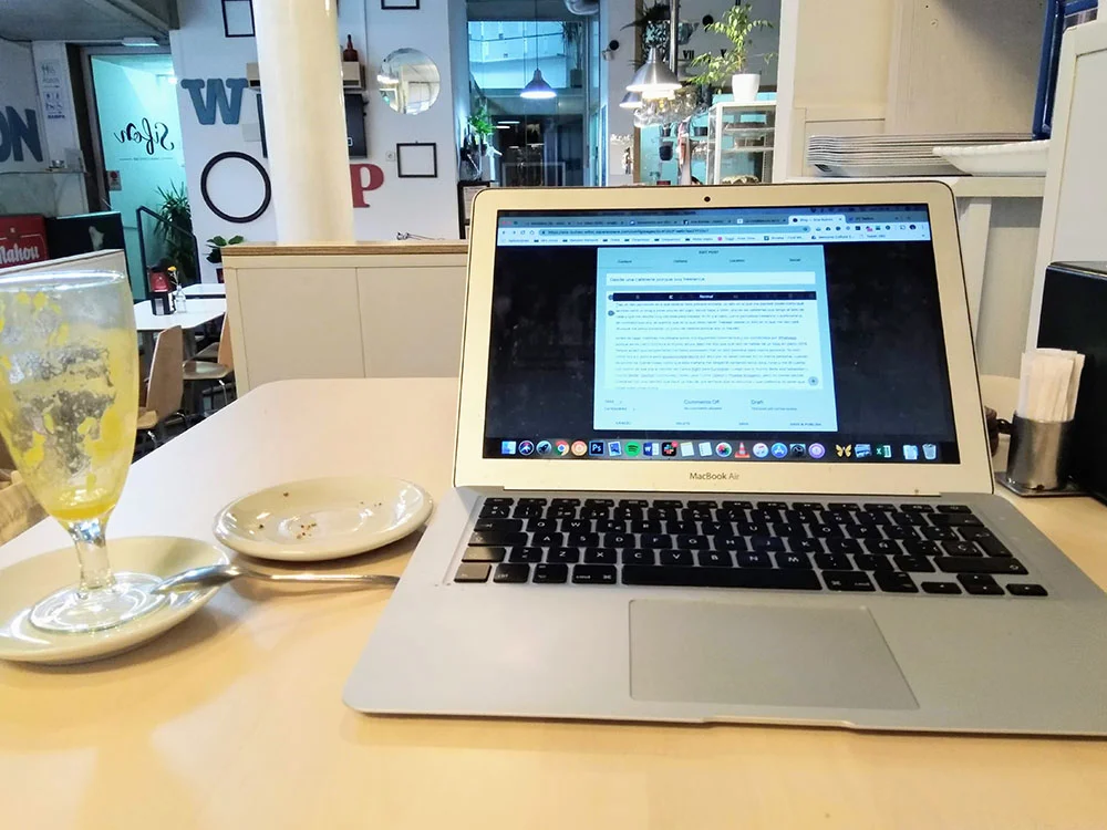 Desde una cafetería porque soy freelance