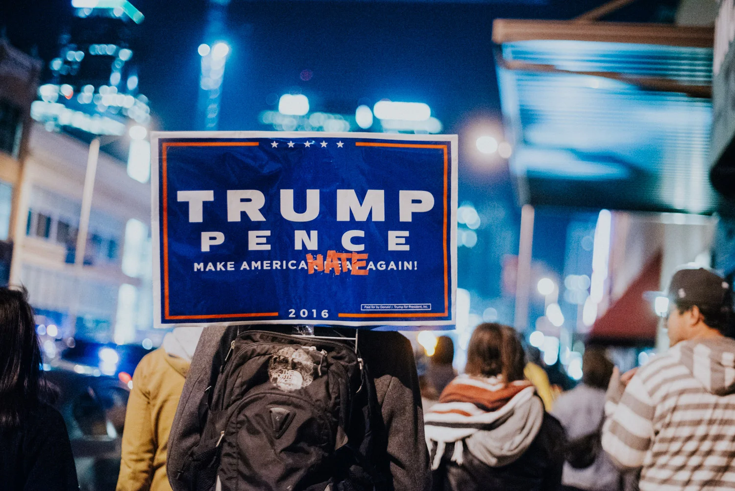 161111_love_trumps_hate_8755.jpg