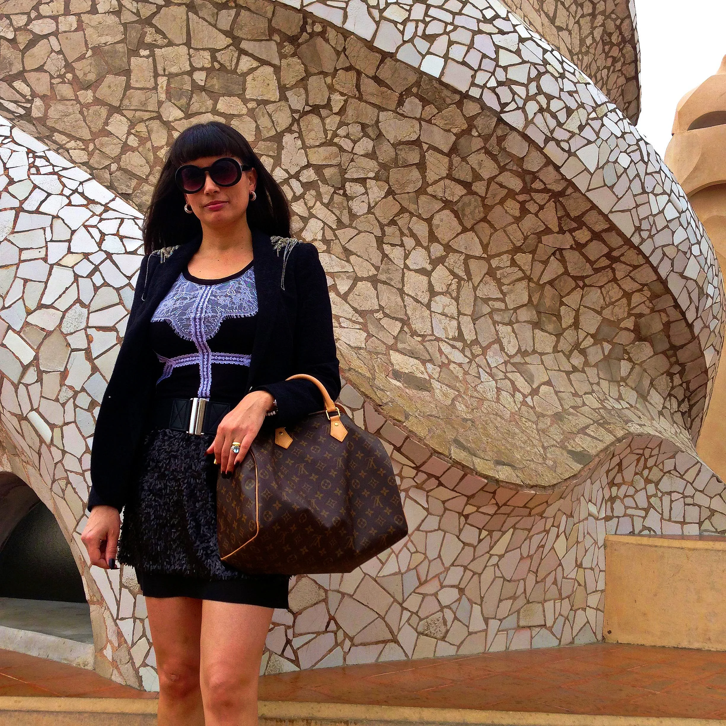 The chic Mini Skirt, "La Pedrera", Barcelona