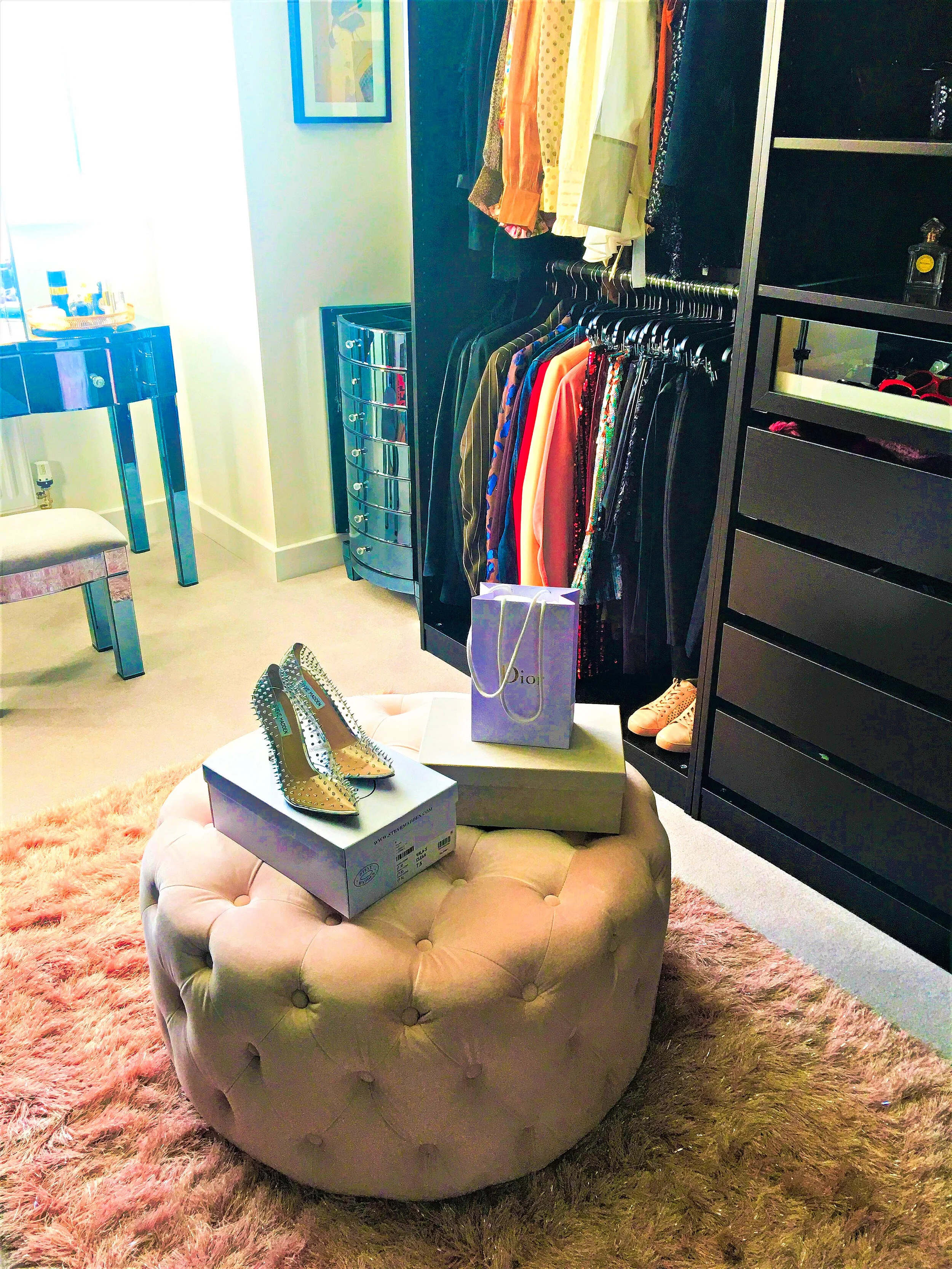 My NEW WALK-IN CLOSET! 