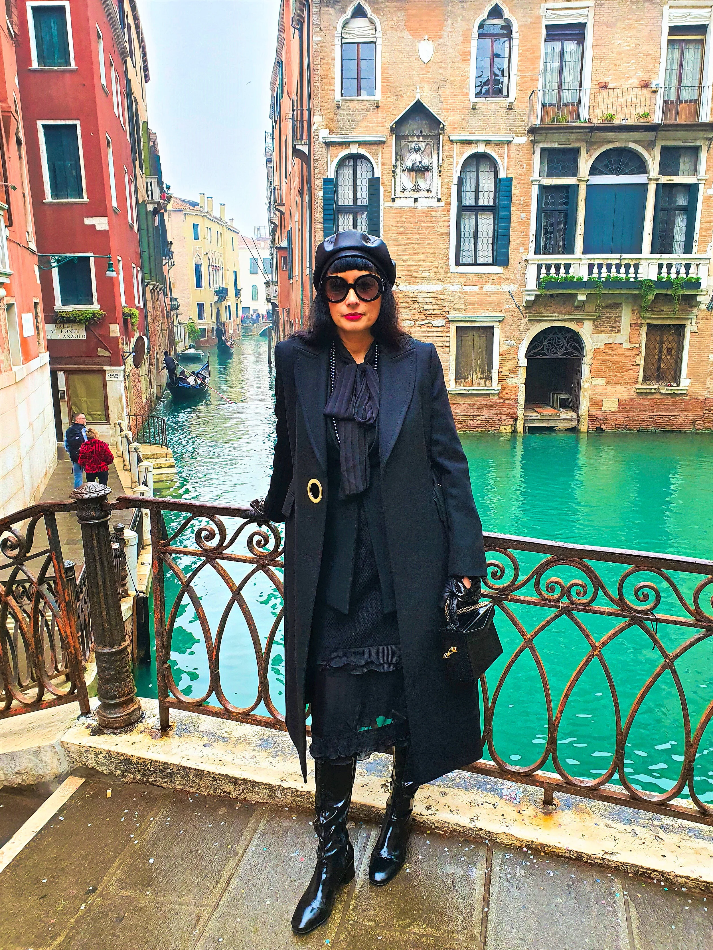 Black from head to toe in Venice - day 4