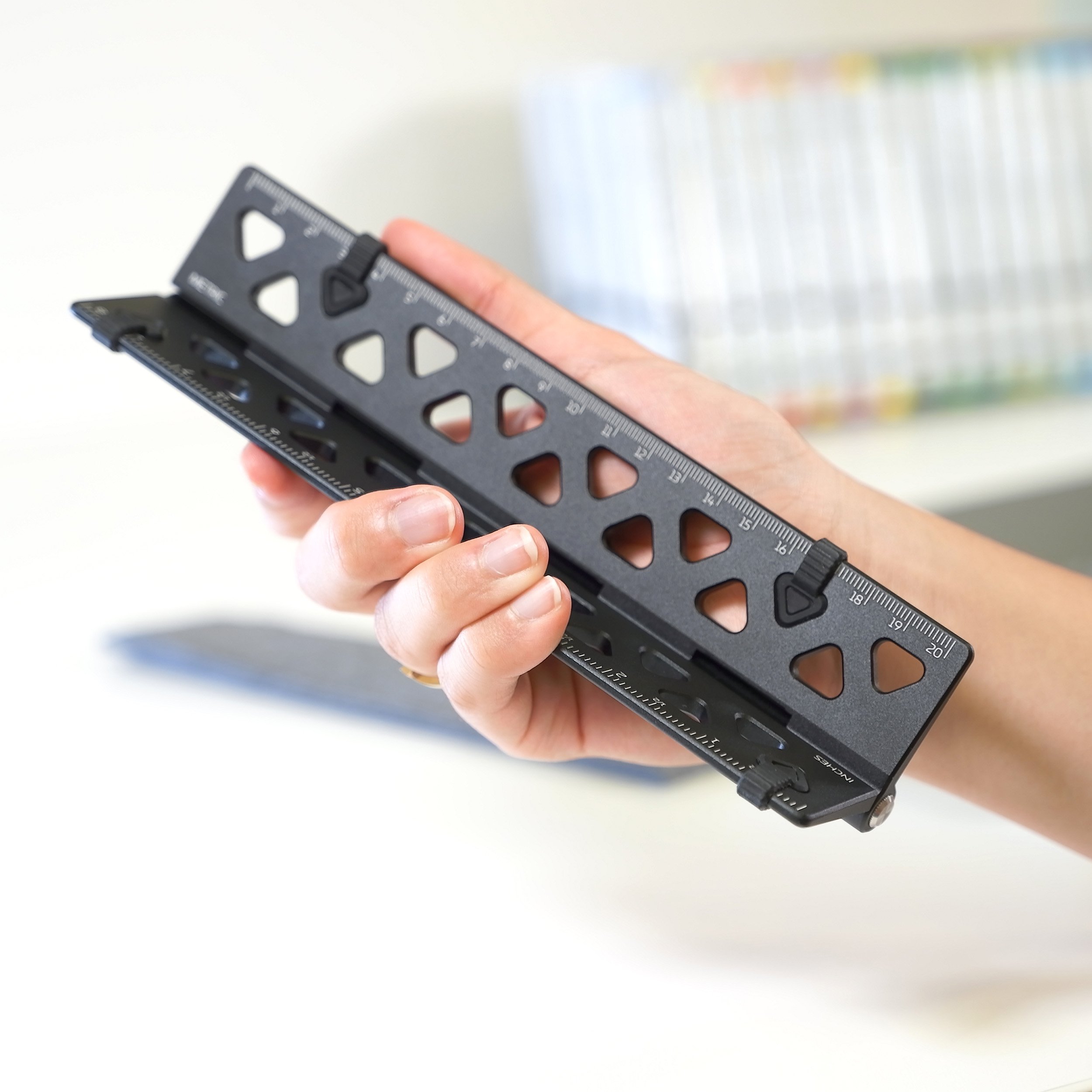 Laptop_Stand_2500_2500.jpg