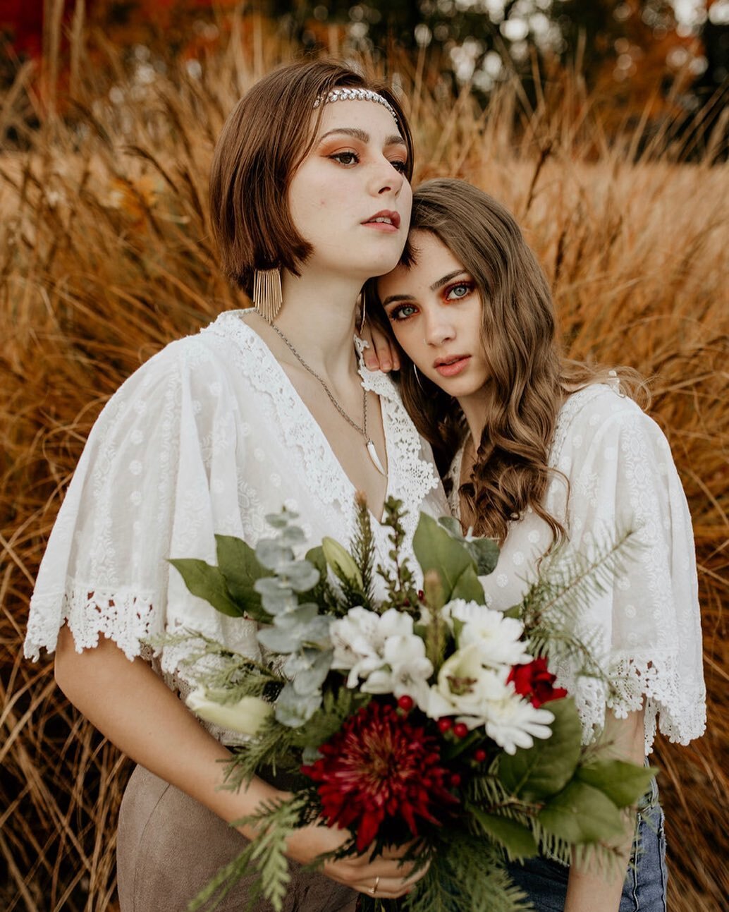 throwback to these gorgeous ladies and fall tones 🌼🌿
almost through wedding season, this is the final stretch wedding vendors! we can do this 🤍