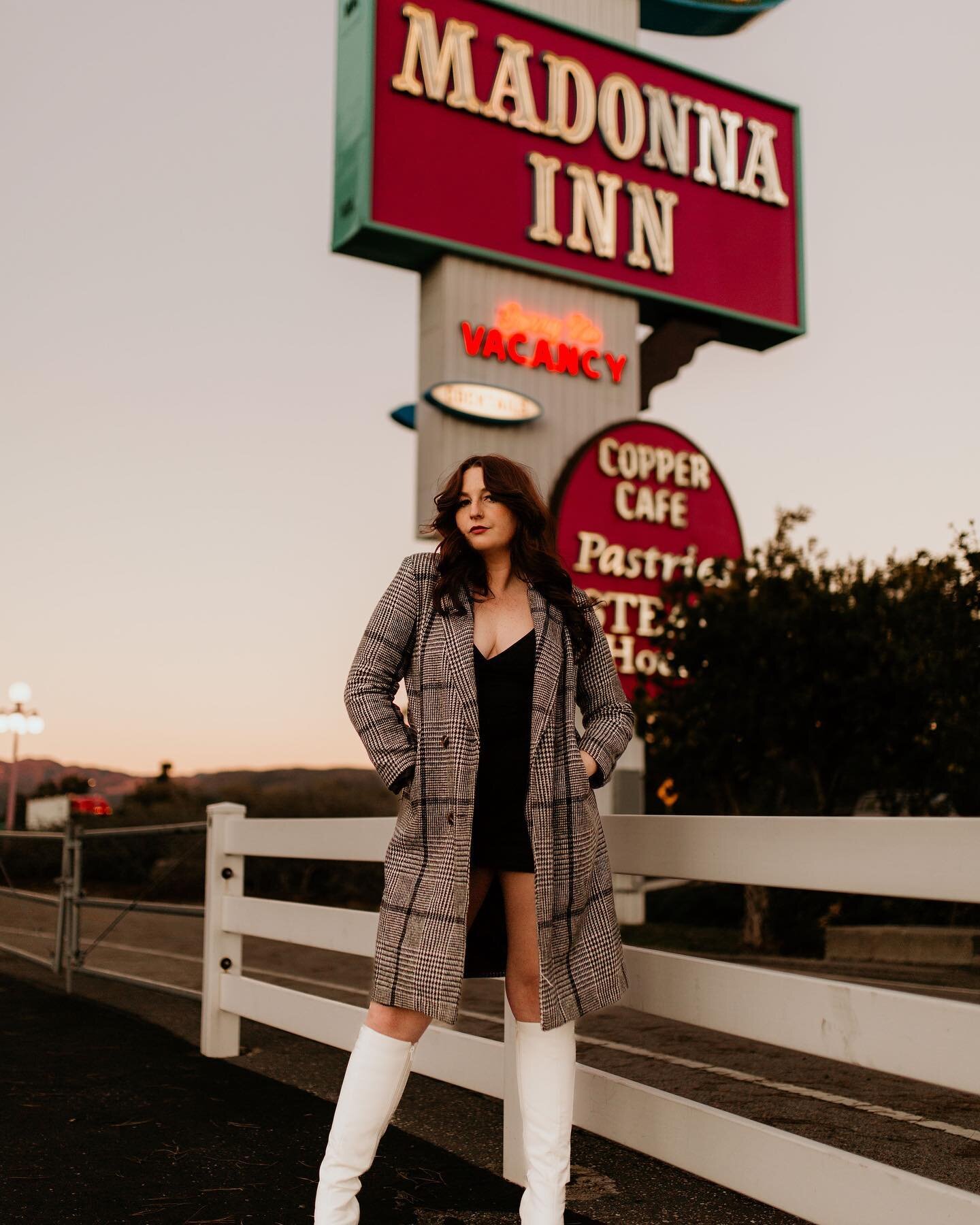 just like old times ⚡️

@_mmpatty_ and i got together and shot some v retro portraits this month and omg omg omg i love how they turned out! 🌼✨

ty @_glambytania_ for hair and makeup 🤍