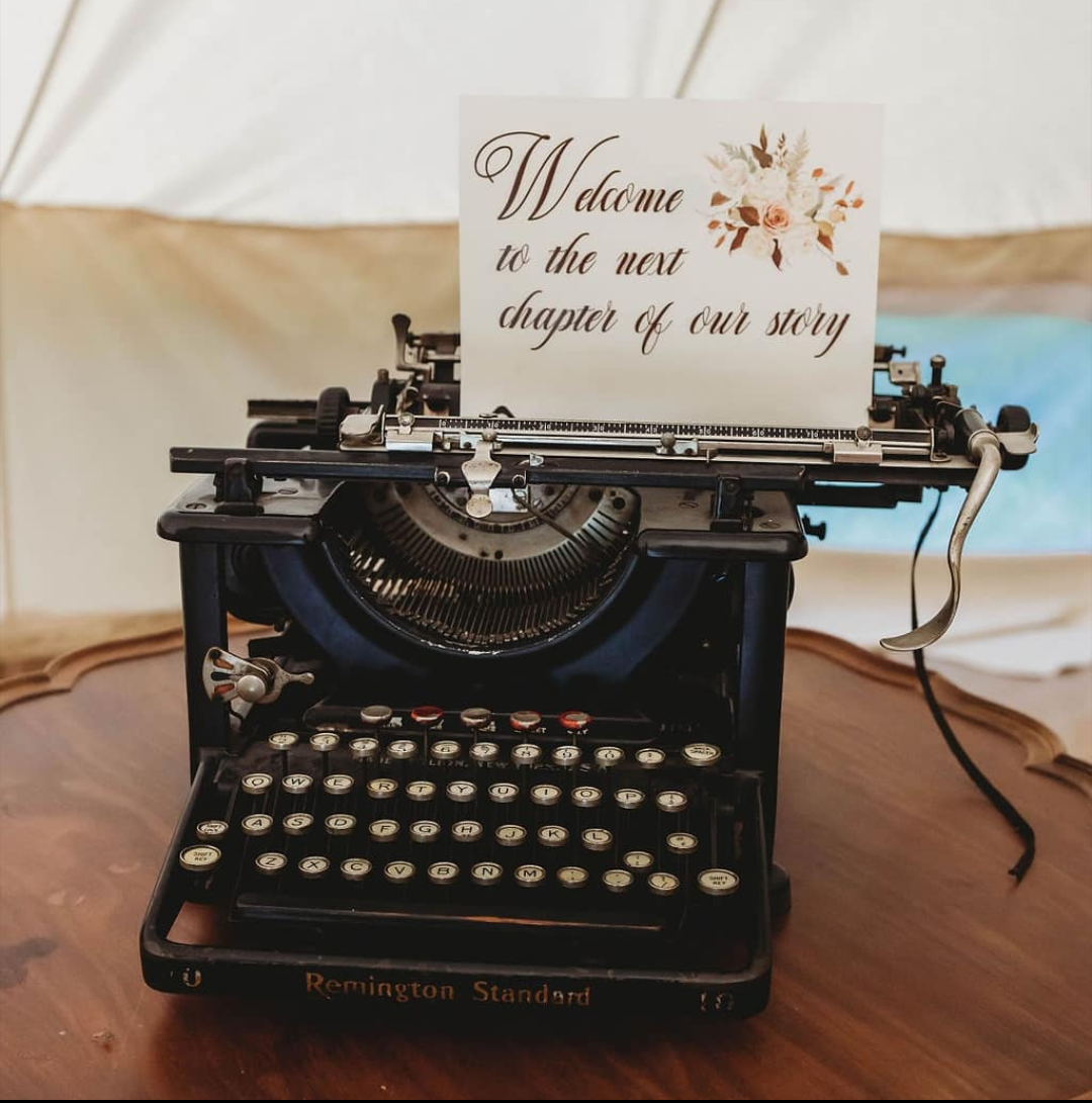 Black Vintage Typewriter with Message