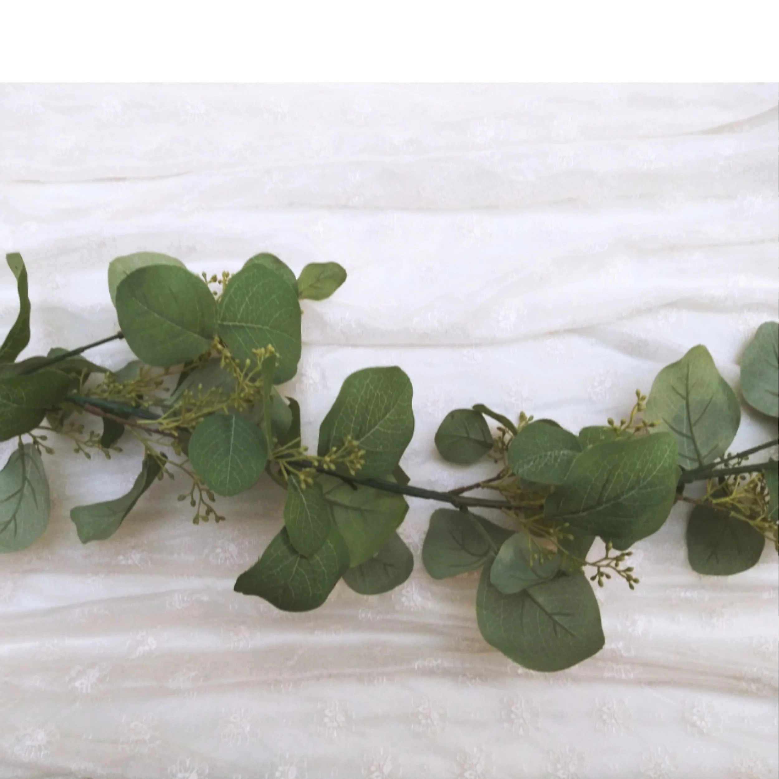 6+foot+seeded+eucalyptus+garland+1.jpg