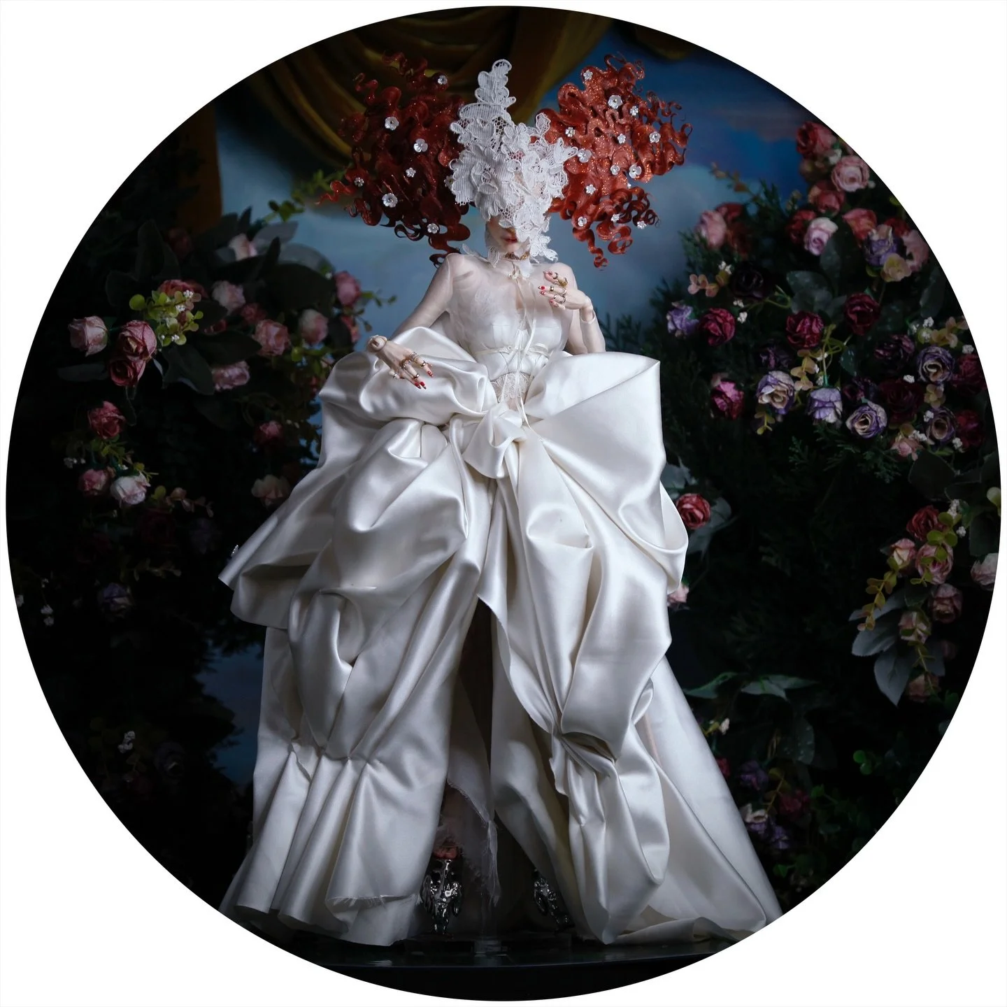 My lady in love ❤️ like I mentioned before this is a rare &ldquo;self portrait&rdquo; with my face sculpt. Of course she is still a fantasy. Maybe a me from a dream haha. Her dress is made from pieces of mine and Erika&rsquo;s wedding gowns, stitched