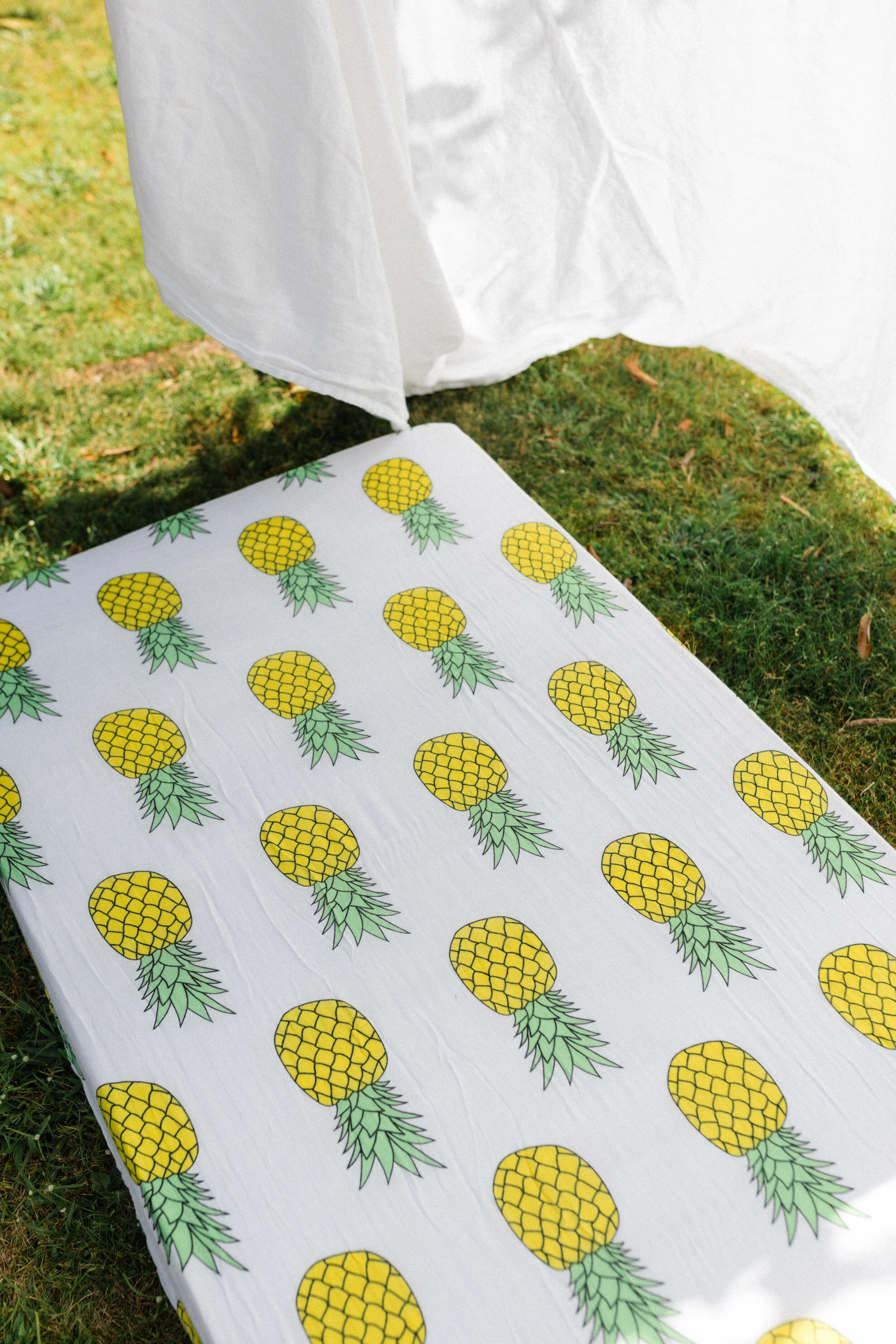 pineapple crib sheet