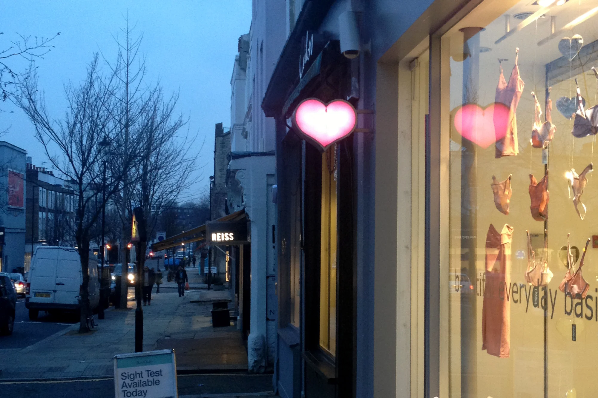 heart_sign_crop.jpg
