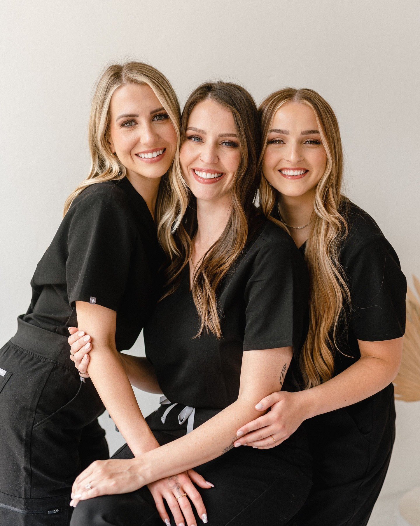 Welcome to Brow Canvas 🤎

Founded by Amber in 2016 and officially branded as Brow Canvas in 2018, our team comprises highly educated, well-rounded, and exceptionally talented professionals who are here to elevate and revolutionize the brow industry.