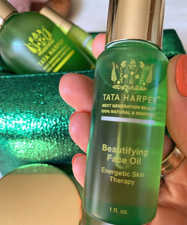 @tataharperskincare was one of the very first to show us that skincare made from the best natural ingredients can be both glamorous and extremely effective.  I listened to her guest appearance on @breakingbeautypodcast last night&rsquo;s drive home (