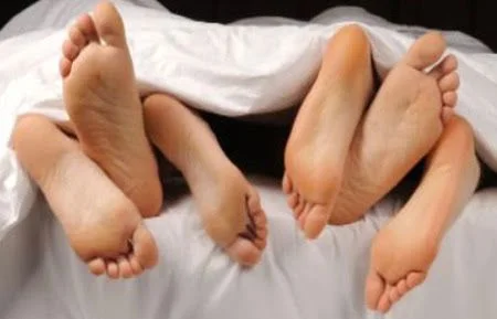 threesome3.jpg