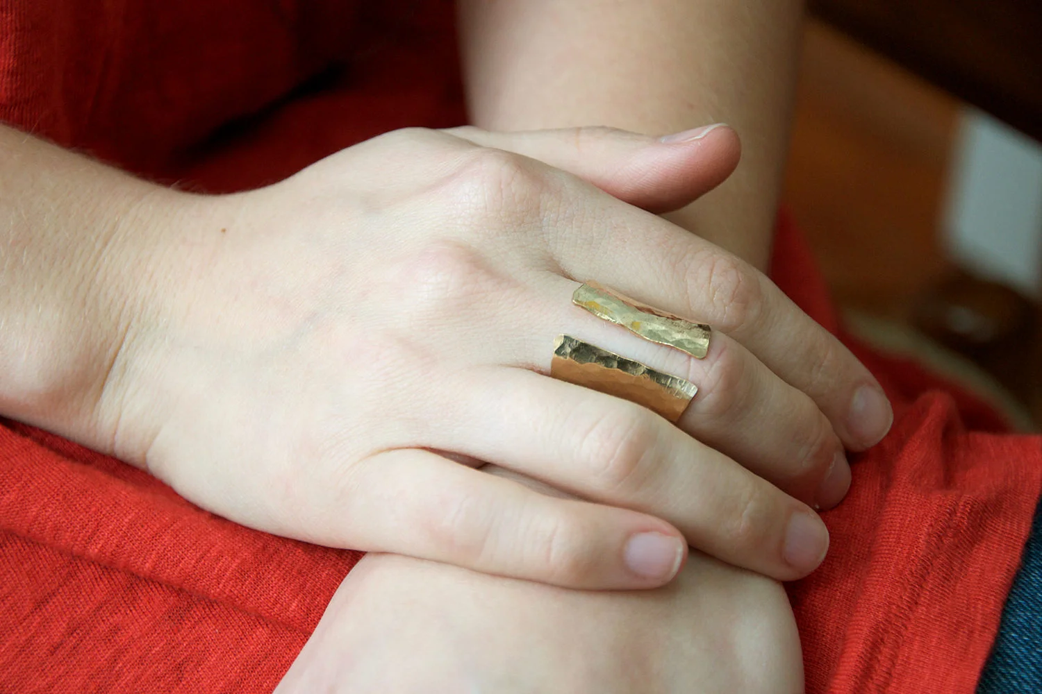 ilr_ring_hand_01.jpg