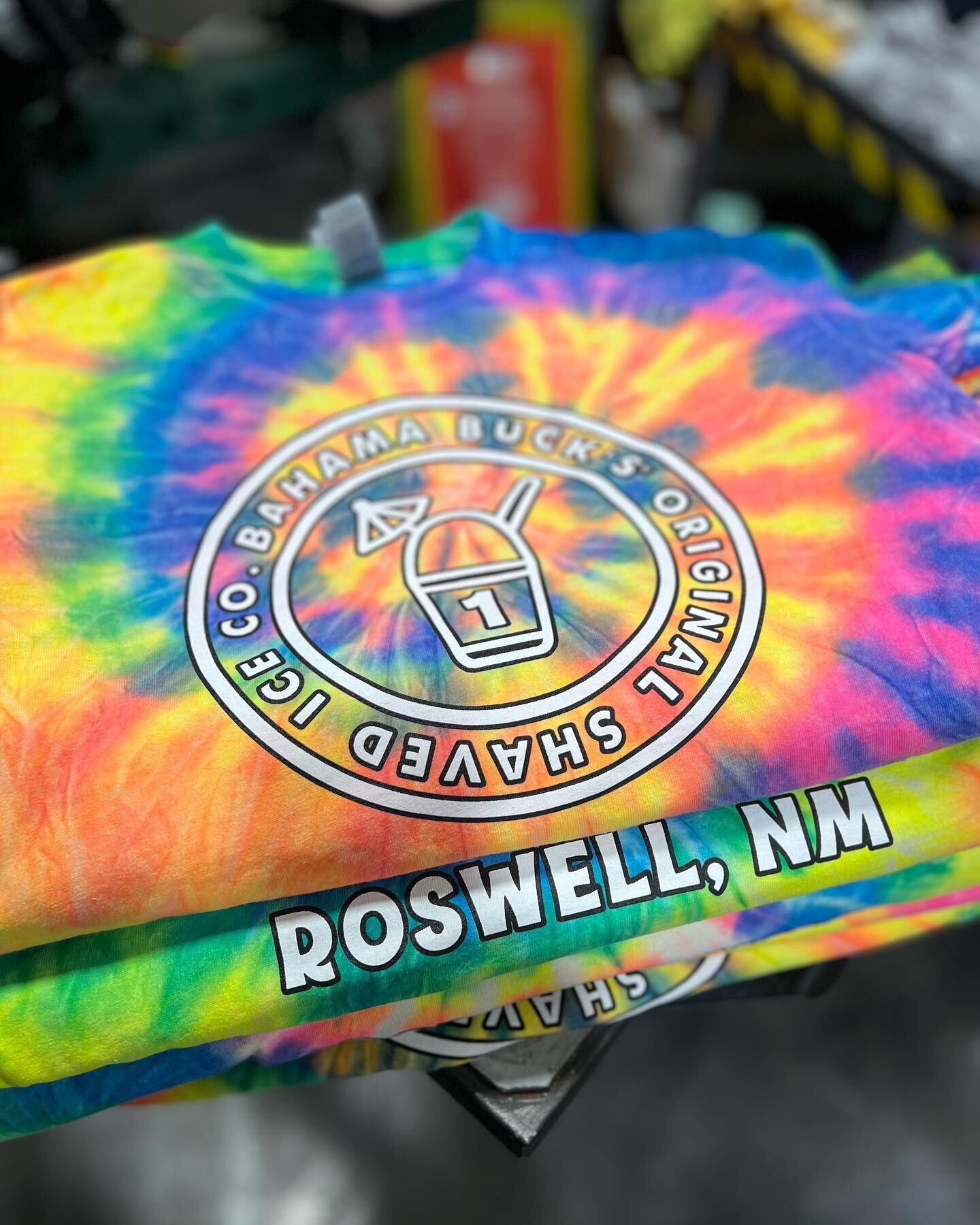 It&rsquo;s @bahamabucks.roswell 1 year anniversary weekend! Stop by for some some fun surprises today!!

#moonmanprinting #printedinroswell #screenprinted #customshirts #screenprintedshirts #tiedye #dyenomite #screenprintedtiedye #bahamabucks #shaved