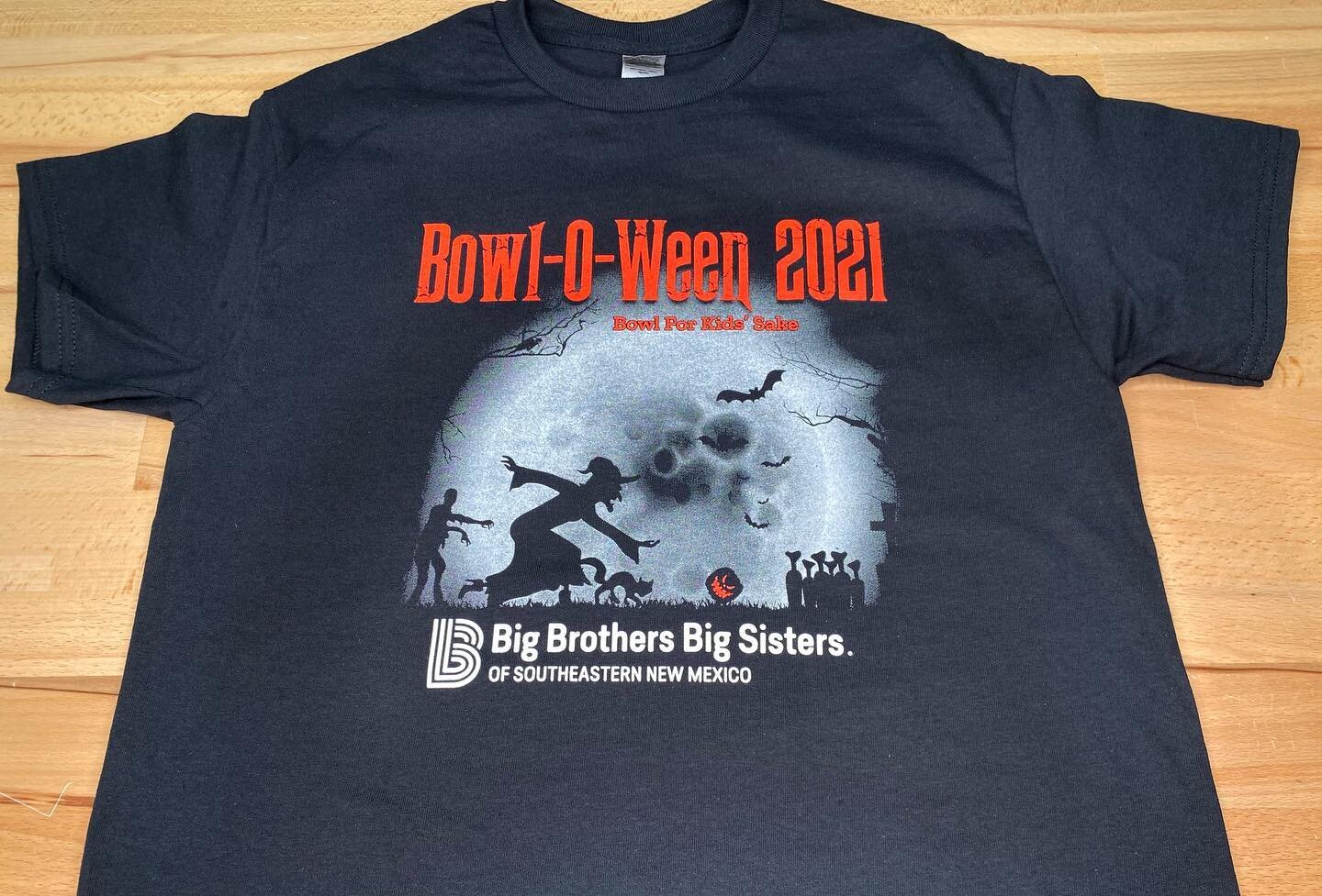 Bowl-O-Ween 2021 shirts. Go support a great cause!
.
.
#moonmanprinting #screenprintedshirts #localscreenprinter #halftones #thanksforsupportingsmallbusiness #bowloween #bbbs #bigbrothersbigsisters #halloween #bowling #roswellnm #roswellnewmexico