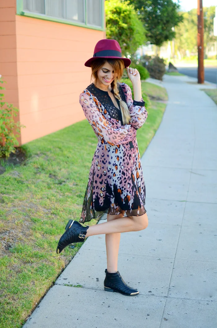 maroon fedora hat