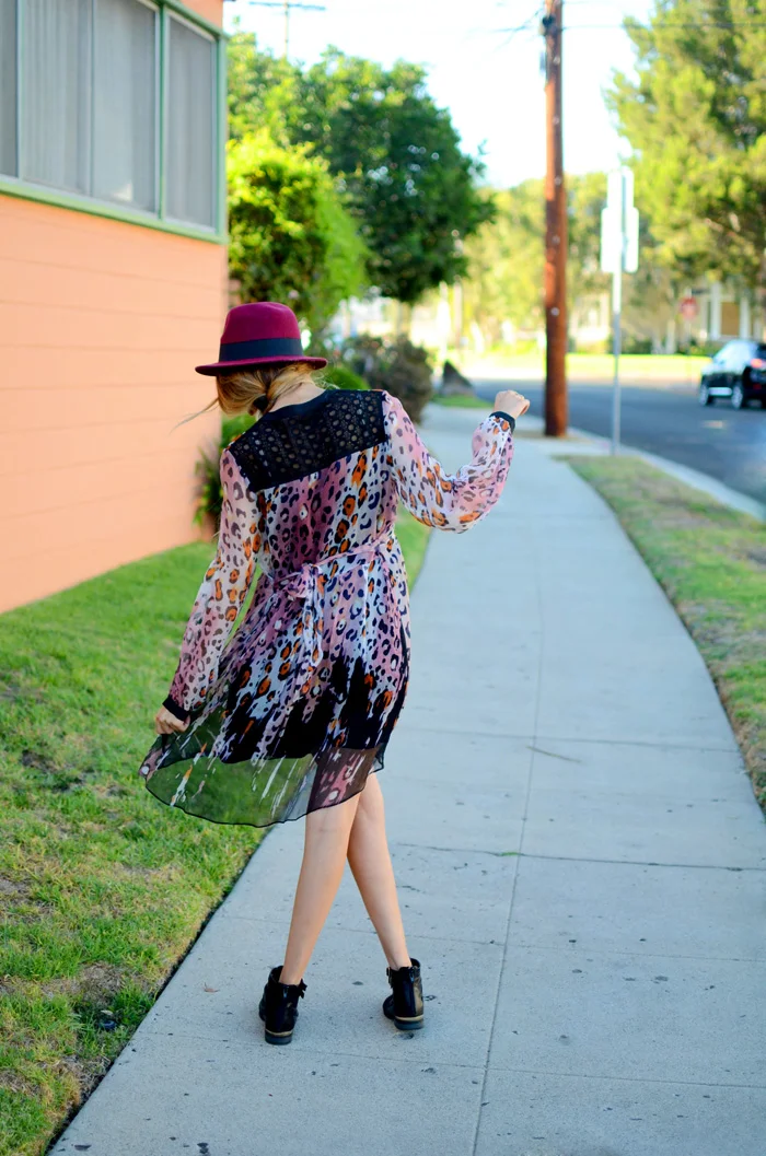 maroon fedora hat